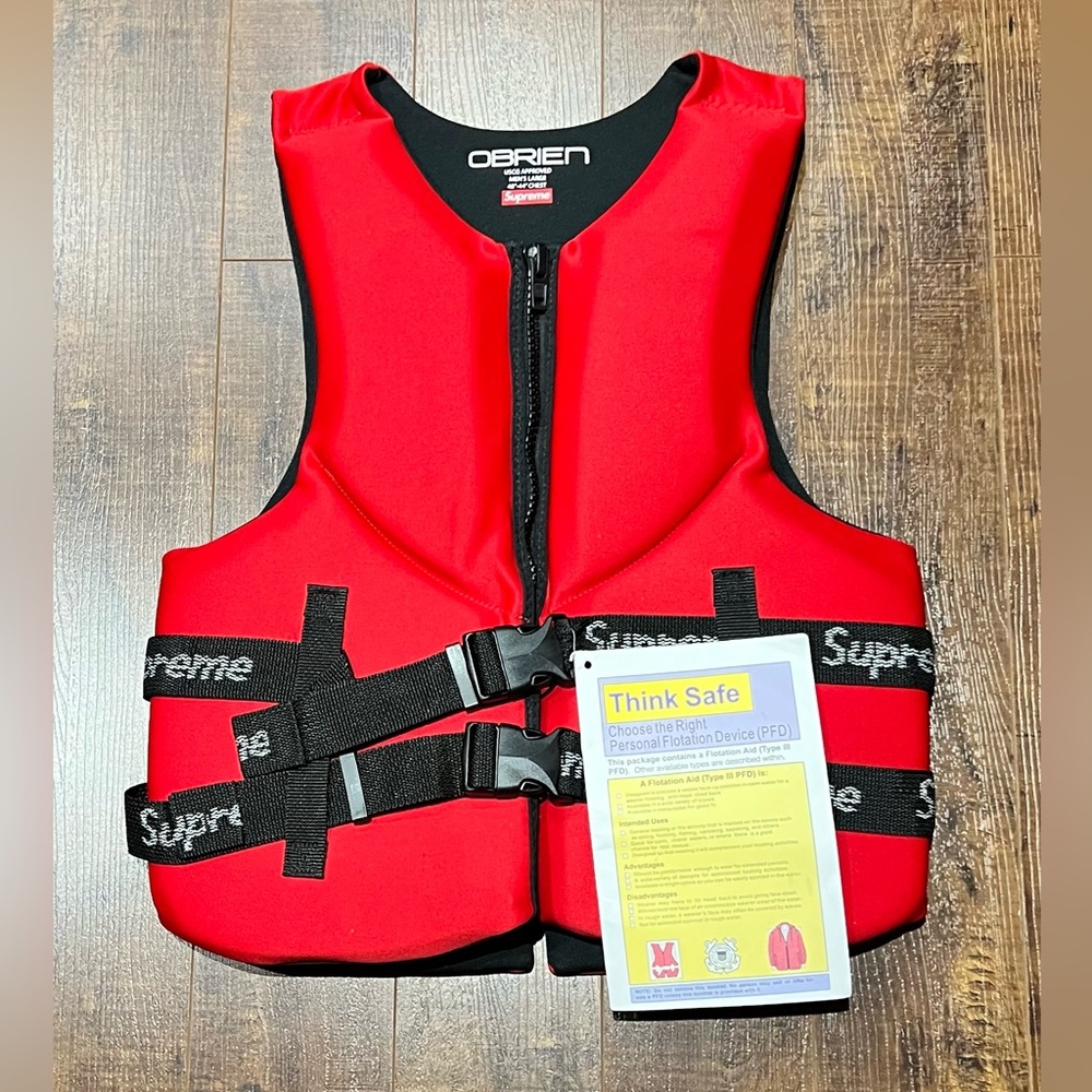 Supreme Red Performance Jacket - Picture 2 of 4